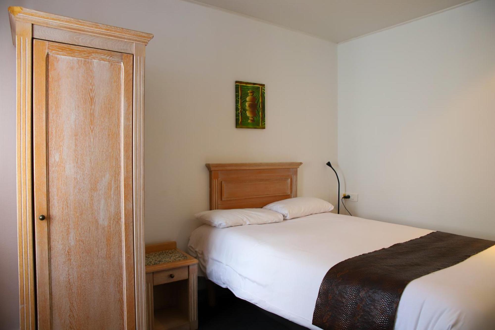Brit Hotel Aux Sacres Reims, Centre Historique Eksteriør billede