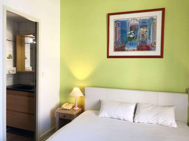 Brit Hotel Aux Sacres Reims, Centre Historique Værelse billede