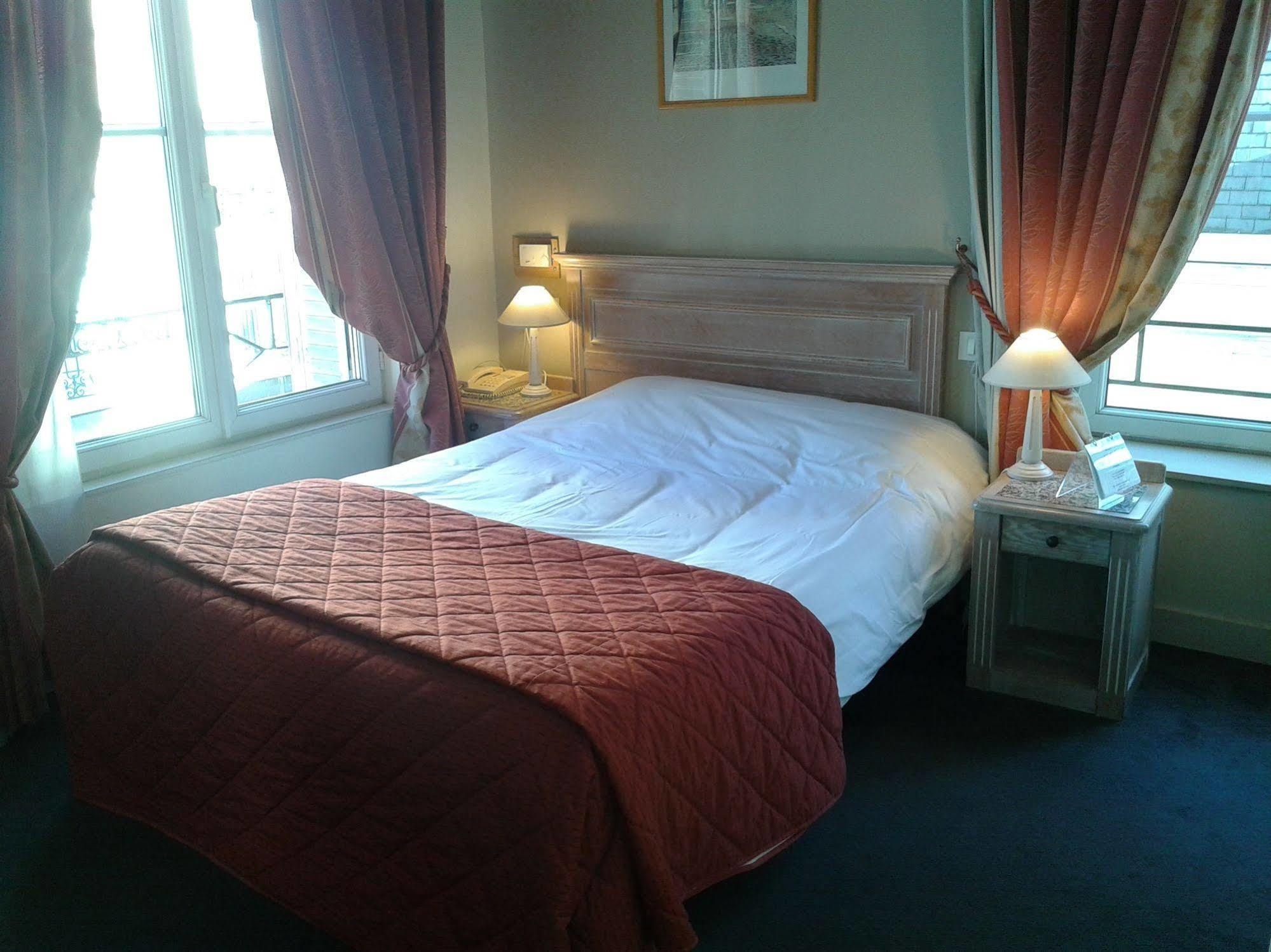 Brit Hotel Aux Sacres Reims, Centre Historique Eksteriør billede