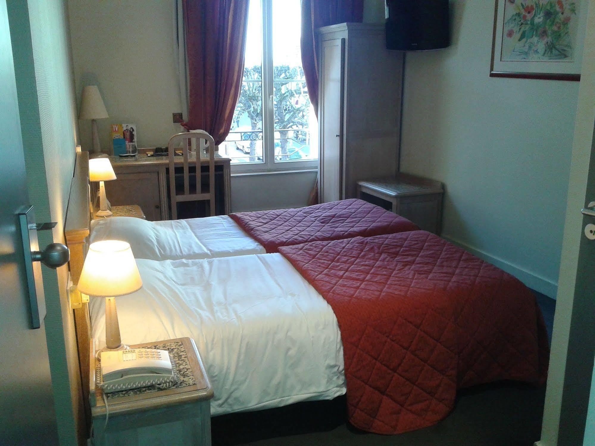 Brit Hotel Aux Sacres Reims, Centre Historique Eksteriør billede