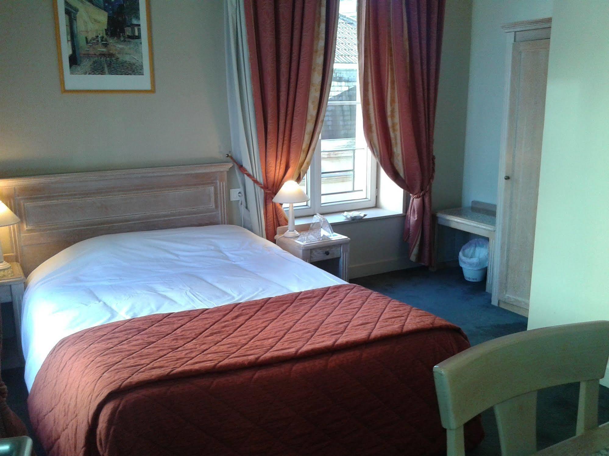 Brit Hotel Aux Sacres Reims, Centre Historique Eksteriør billede