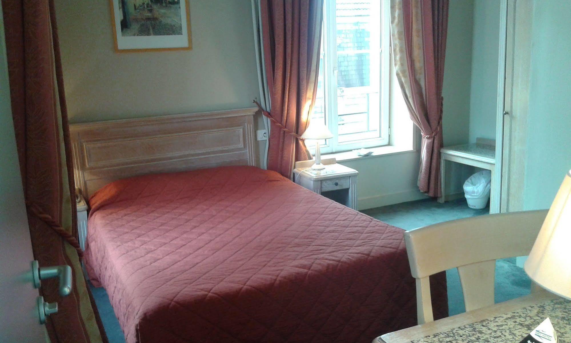 Brit Hotel Aux Sacres Reims, Centre Historique Eksteriør billede