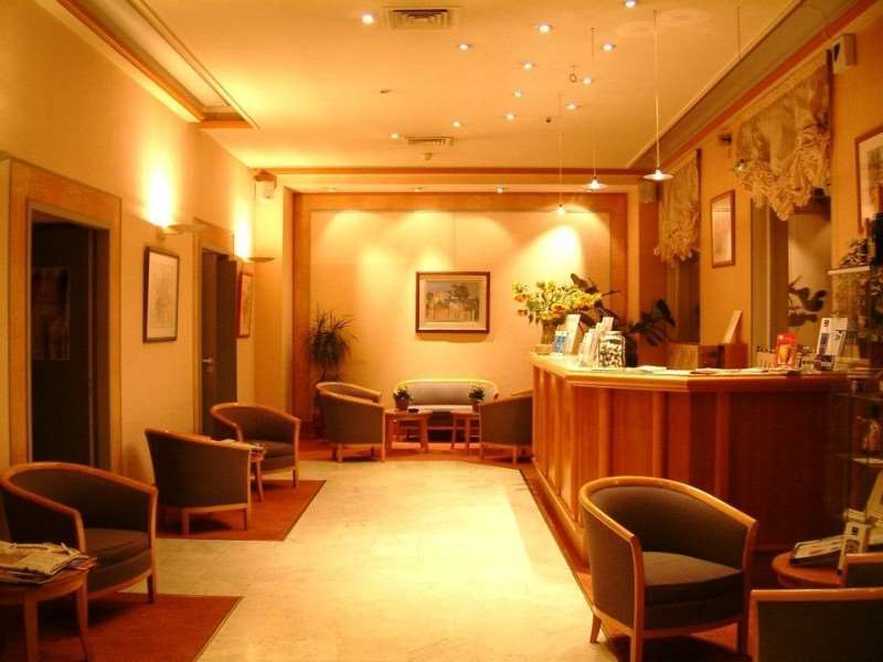 Brit Hotel Aux Sacres Reims, Centre Historique Interiør billede